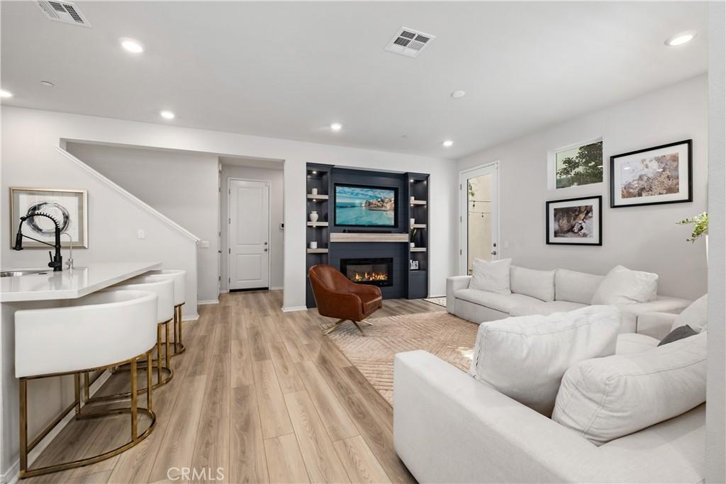MLS #OC26204842 image #0