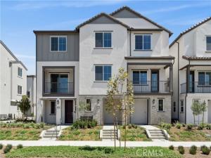 MLS #OC26205270 image #0