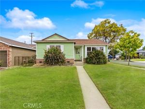 MLS #OC26205304 image #0