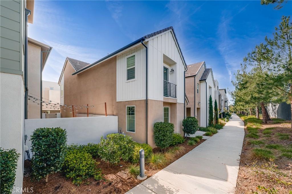 MLS #OC26206115 image #0