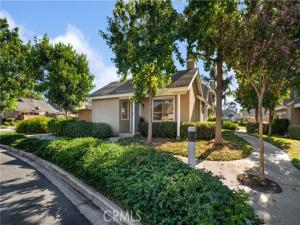 MLS #OC26207060 image #0