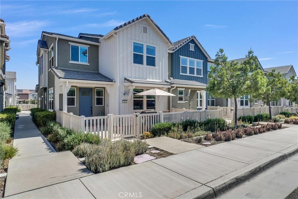 MLS #OC26207318 image #0