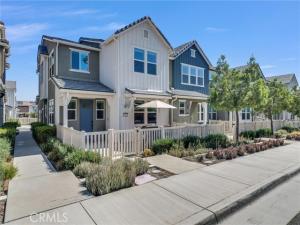 MLS #OC26207318 image #0