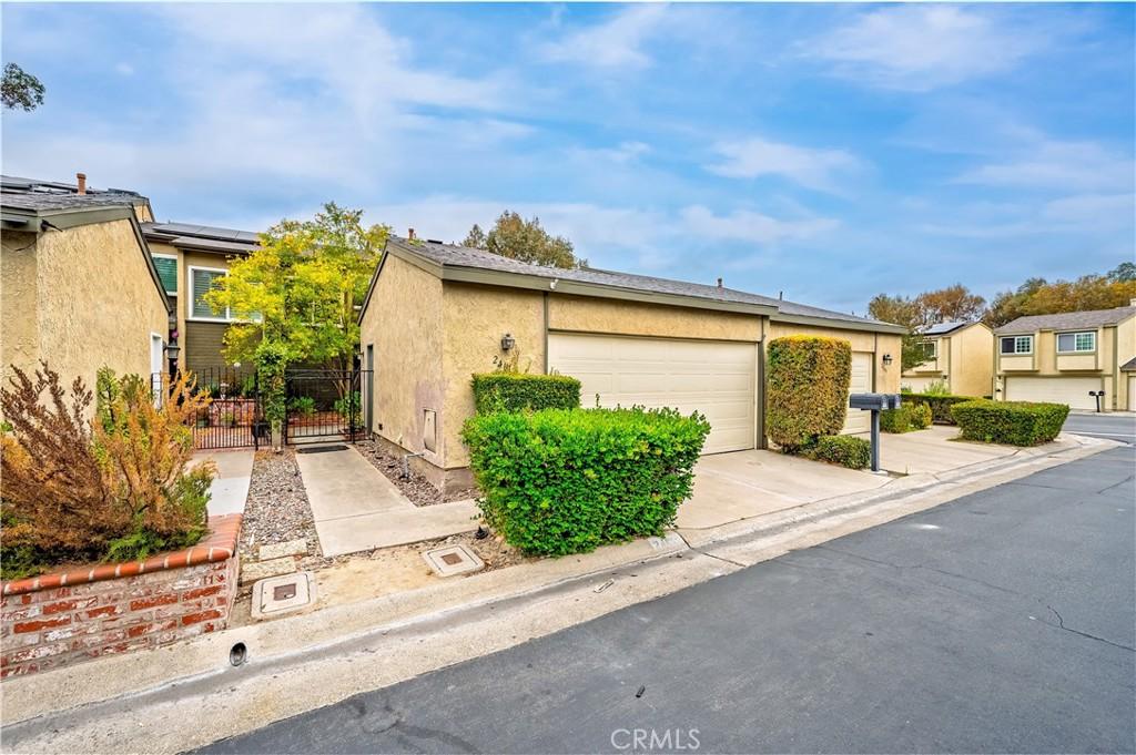 MLS #OC26207383 image #0