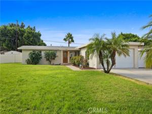 MLS #OC26208380 image #0