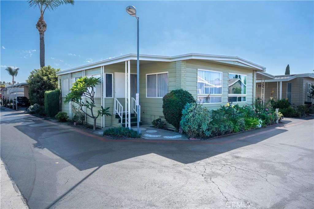 MLS #OC26208606 image #0