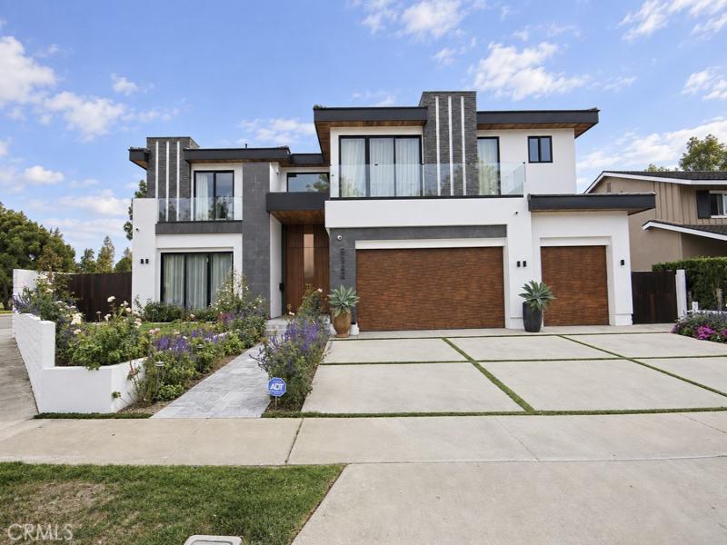 MLS #OC26210045 image #0