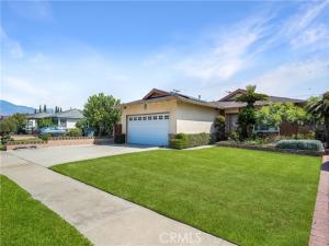 MLS #OC26210310 image #0