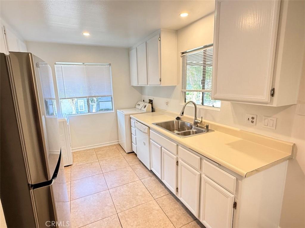 MLS #OC26210586 image #0