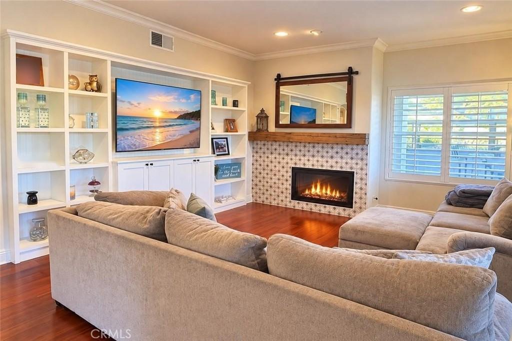 MLS #OC26210750 image #0