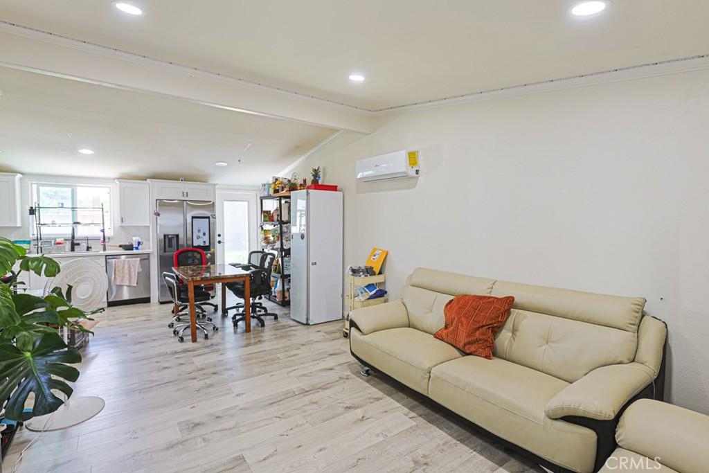 MLS #OC26210868 image #0