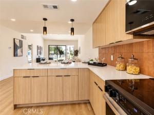 MLS #OC26210936 image #0