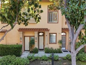 MLS #OC26211125 image #0