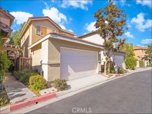 MLS #OC26212935 image #0