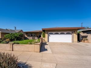 MLS #OC26212946 image #0