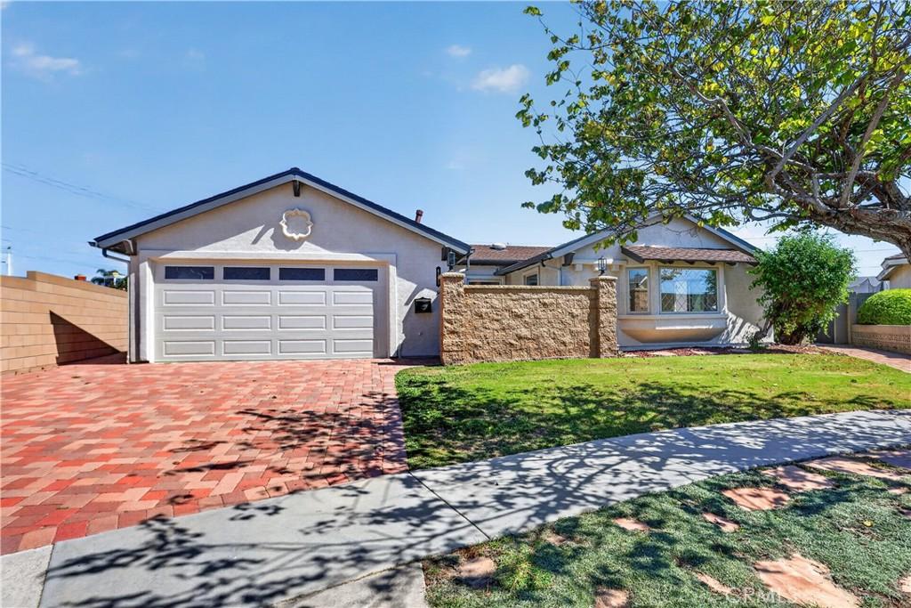 MLS #OC26213093 image #0