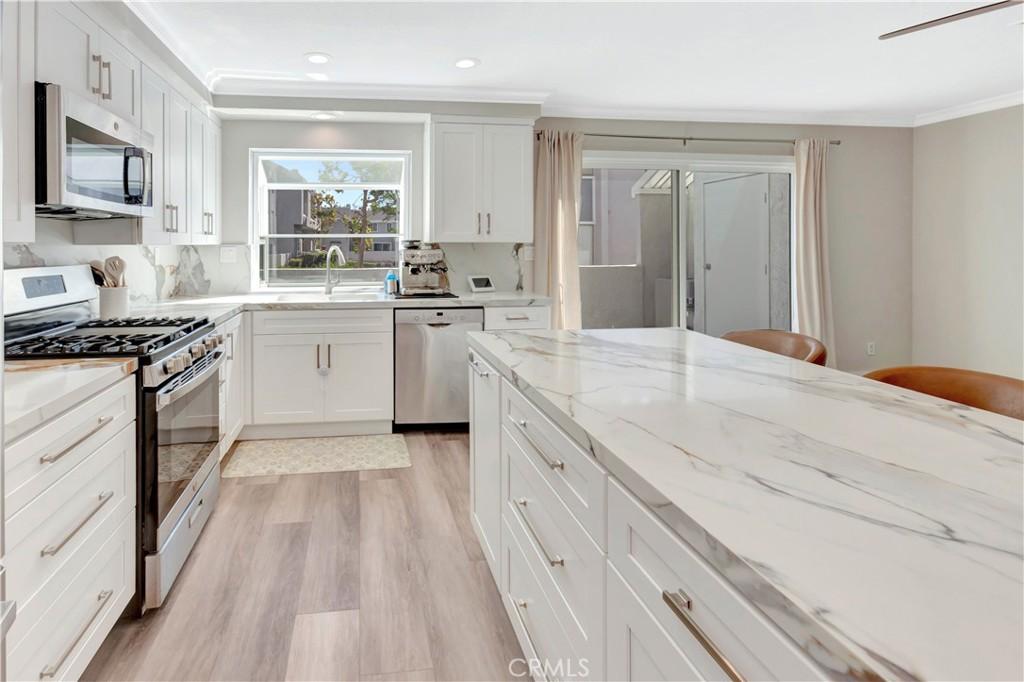 MLS #OC26214344 image #0