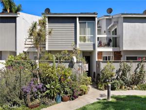 MLS #OC26214998 image #0