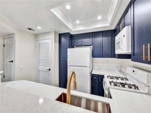 MLS #OC26215370 image #0