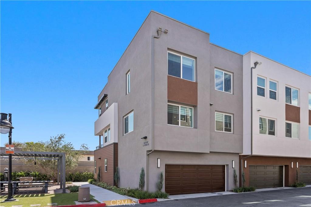 MLS #OC26215524 image #0
