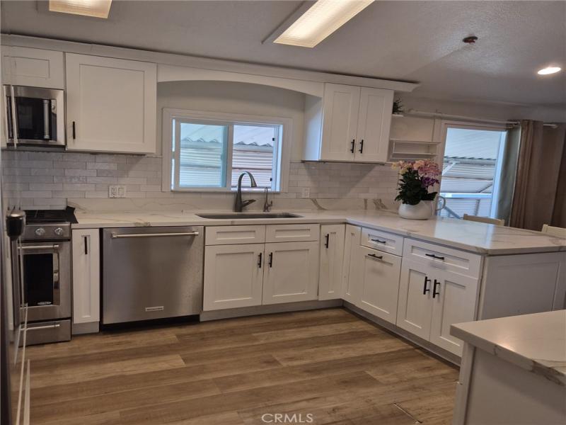 MLS #OC26216129 image #0