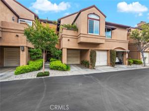 MLS #OC26216226 image #0