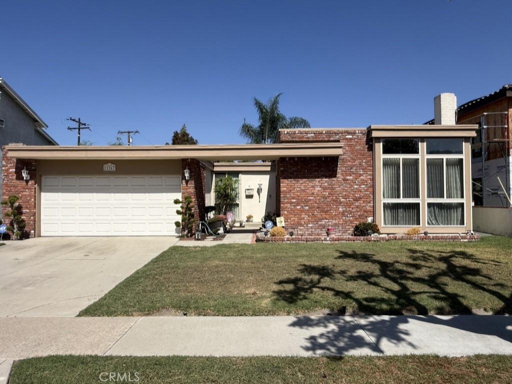 MLS #OC26216455 image #0