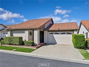 MLS #OC26217572 image #0