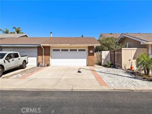 MLS #OC26217592 image #0