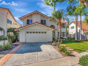 MLS #OC26218069 image #0