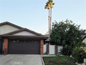 MLS #OC26218733 image #0