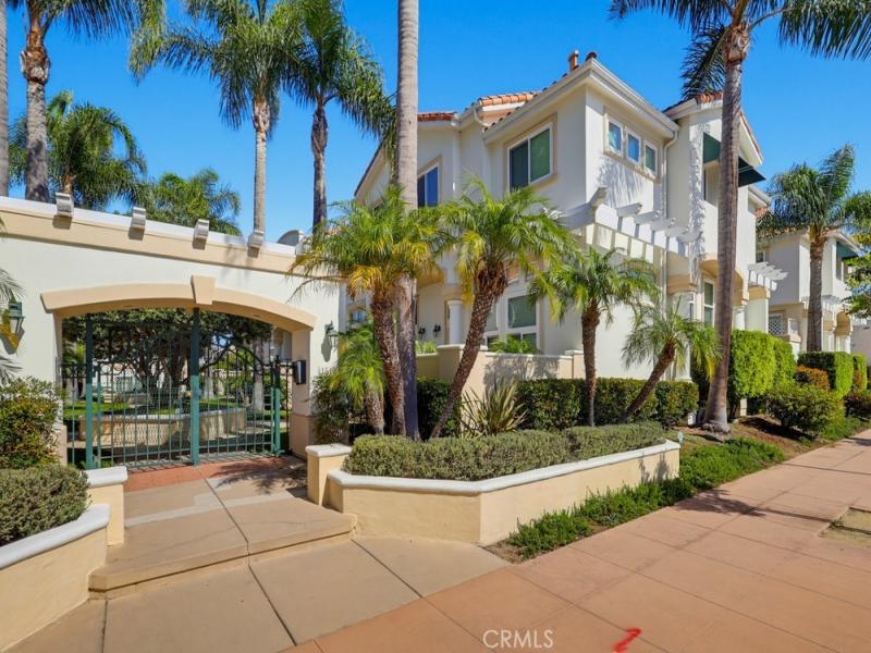 MLS #OC26218893 image #0