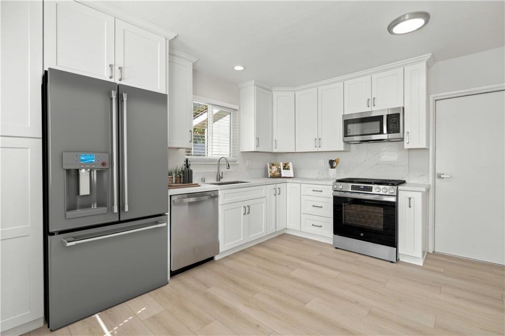 MLS #OC26218973 image #0