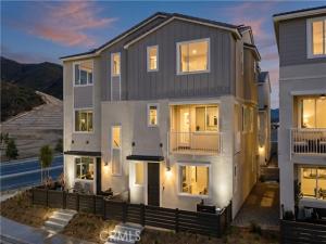 MLS #OC26219281 image #0