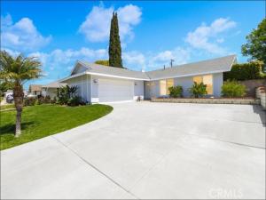 MLS #OC26219717 image #0