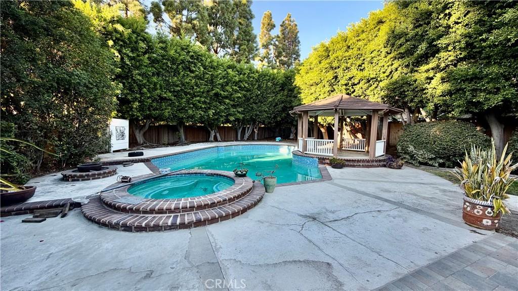 MLS #OC26220117 image #0