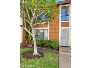 MLS #OC26220197 image #0