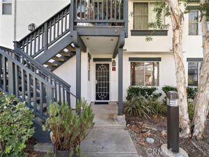 MLS #OC26220335 image #0