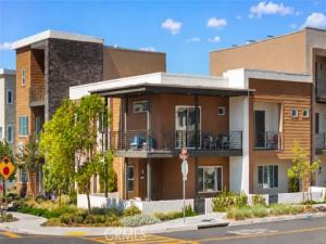MLS #OC26220684 image #0