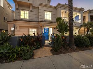 MLS #OC26221021 image #0