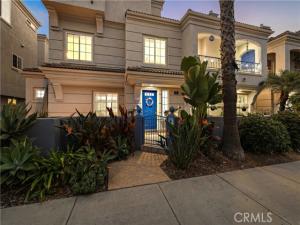MLS #OC26221021 image #0