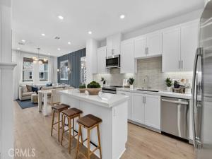 MLS #OC26222213 image #0