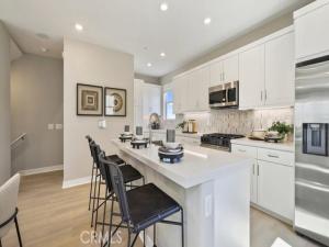 MLS #OC26222599 image #0