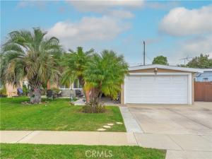 MLS #OC26223025 image #0