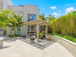 MLS #OC26223083 image #0