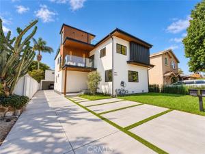 MLS #OC26223734 image #0