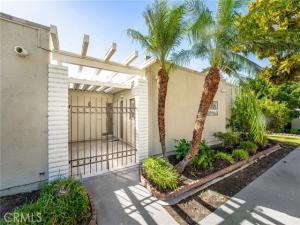 MLS #OC26224084 image #0
