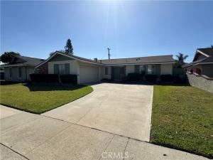 MLS #OC26224101 image #0