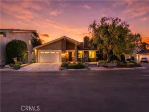MLS #OC26224109 image #0