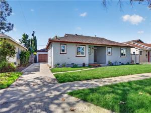 MLS #OC26224560 image #0